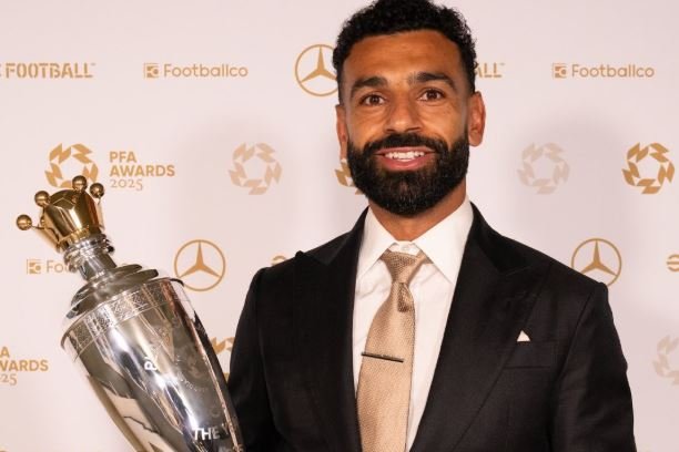 محمد صلاح يحقق إنجازاً تاريخياً بتتويجه بأفضل لاعب في الدوري الإنجليزي للمرة الثالثة
