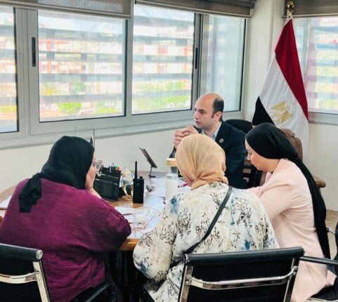 مدير الرعاية الصحية ببورسعيد يرحب بمناقشة تحسين الأداء في اجتماع شامل