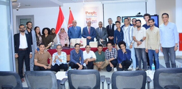 نائب رئيس جامعة أسيوط يستعرض مشروعات تخرج طلاب الهندسة في معهد ITI