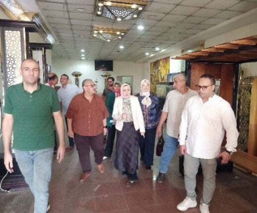 نائب رئيس جامعة بنها تتابع الفحوصات الصحية للطلاب الجدد