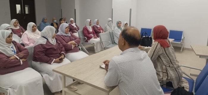 ندوة توعوية حول السلامة والصحة المهنية في مستشفى منفلوط