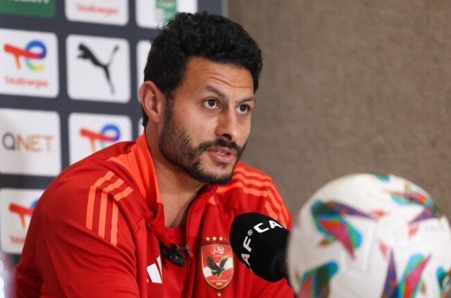 هل يخطط محمد الشناوي لمغادرة الأهلي في يناير؟