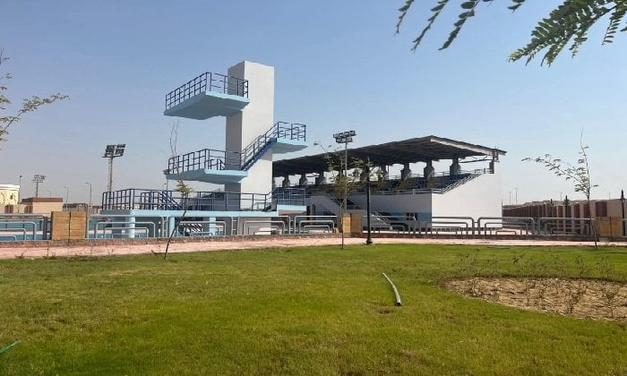 وزير الإسكان يراقب تقدم مشاريع الإسكان والبنية التحتية في قنا الجديدة