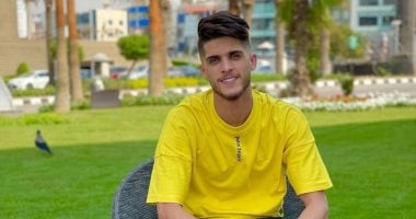 أحمد الشيخ نجم الأهلي السابق يحتفل ببلوغه عامه الثالث والثلاثين