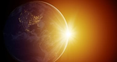 علماء الفضاء يكشفون أن التوهجات الشمسية تصل لحرارة مذهلة تصل لمئة وثمانية ملايين درجة