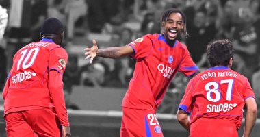 أزمة جديدة بين أشرف حكيمي ونادي باريس سان جيرمان بسبب الكرة الذهبية