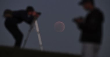 خسوف القمر اليوم وغدا فرصتك لرؤيته وأسرار تغير لونه 5 خسوف القمر اليوم وغدا فرصتك لرؤيته وأسرار تغير لونه