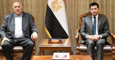 وزير الرياضة يجتمع بنظيره الفلسطيني لبحث قضايا الشباب والرياضة