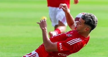 إمام عاشور يشترط المساواة بلاعبي فئة VIP لتجديد عقده مع الأهلي