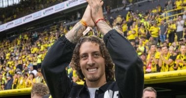 ثنائي دورتموند وكريستال يواجهان ضغوطا كبيرة من الجماهير في ظل الذكاء الاصطناعي