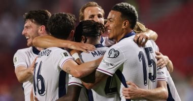 إنجلترا تواصل انتصاراتها الساحقة في مباراة مثيرة ضد صربيا