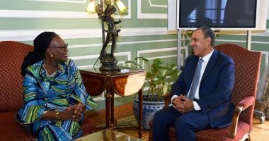 وزير الخارجية يبحث سبل تعزيز العلاقات الثنائية مع وزيرة ناميبيا