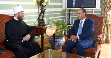 وزارة الأوقاف وبدر عبد العاطي يبحثان سبل تعزيز التعاون الوطني