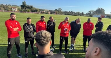 أسامة نبيه يعبر عن ثقته في لاعبي منتخب الشباب خلال معسكر تشيلي