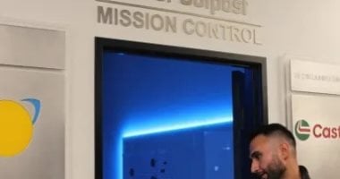 استعدادات مركز التحكم لإطلاق المركبة القمرية التابعة لـ Lunar Outpost