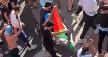 أمن البرنابيو يمنع دخول علم فلسطين أثناء مباراة الريال وأولمبيك مارسيليا