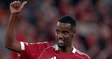 إيزاك يتألق أمام ساوثهامبتون في مواجهة ليفربول بدون صلاح