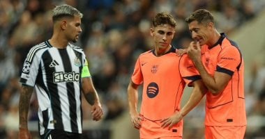 نيوكاسل يونايتد وبرشلونة يتعادلان سلبيا في الشوط الأول من دوري الأبطال