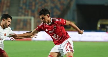 بن شرقي يتعرض لإصابة ماہر يتفجر انفعالا خلال لقاء الأهلي وسيراميكا