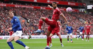 جرافنبيرج يفتتح التسجيل لصالح ليفربول في مواجهة إيفرتون بمساعدة صلاح