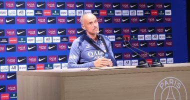 إنريكي يثير حماس الكلاسيكو بأغنية ديمبيلي في أجواء الكرة الذهبية