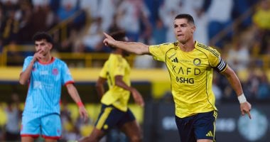 رونالدو يتألق بثنائية ويقود النصر لفوز ساحق على الرياض ب cinq اهداف
