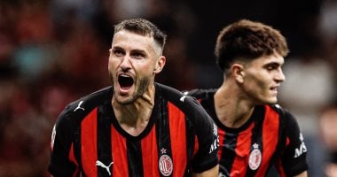 ميلان يتخطى ليتشي باهداف مثيرة وطرد مثير في الشوط الأول بكأس إيطاليا