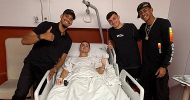 تضامن نجوم برشلونة مع جافي بعد نجاح جراحة الغضروف في أجواء مؤثرة