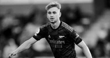 لاعب أرسنال السابق بيلى فيجار يتوفى إثر حادث مؤلم في الملعب