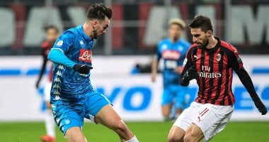 ميلان يواجه نابولي في مواجهة مثيرة على زعامة الدوري الإيطالي