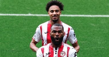 مانشستر يونايتد يخسر 1-2 أمام برينتفورد في شوط أول مثير بالمباراة