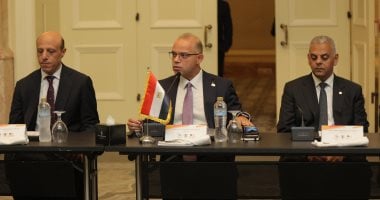 رئيس الرقابة المالية يلتقي رؤساء التحرير لمناقشة مستقبل القطاع المالي غير المصرفي