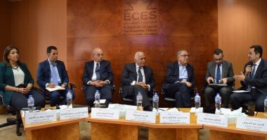 خبراء الاقتصاد يؤكدون تحسن الاقتصاد المصري وضرورة استمرار الإصلاحات الهيكلية 5 خبراء الاقتصاد يؤكدون تحسن الاقتصاد المصري وضرورة استمرار الإصلاحات الهيكلية