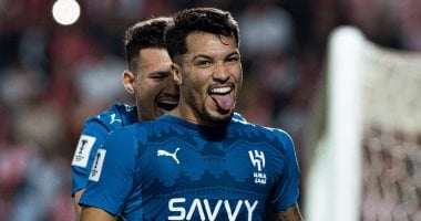 الهلال السعودي ينتصر على نسف قرشي بثلاثة أهداف في دوري الأبطال 5 الهلال السعودي ينتصر على نسف قرشي بثلاثة أهداف في دوري الأبطال