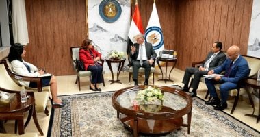 وزير البترول يبحث تعزيز استثمارات شل العالمية في قطاع الغاز الطبيعي 5 وزير البترول يبحث تعزيز استثمارات شل العالمية في قطاع الغاز الطبيعي