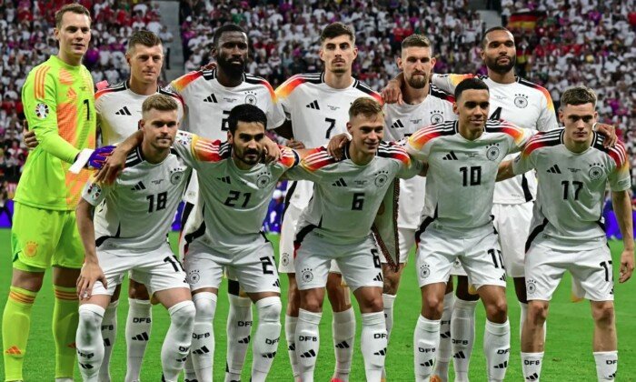 ألمانيا تتأهب لمواجهة سلوفاكيا: حذر وتوقعات قبل تصفيات كأس العالم