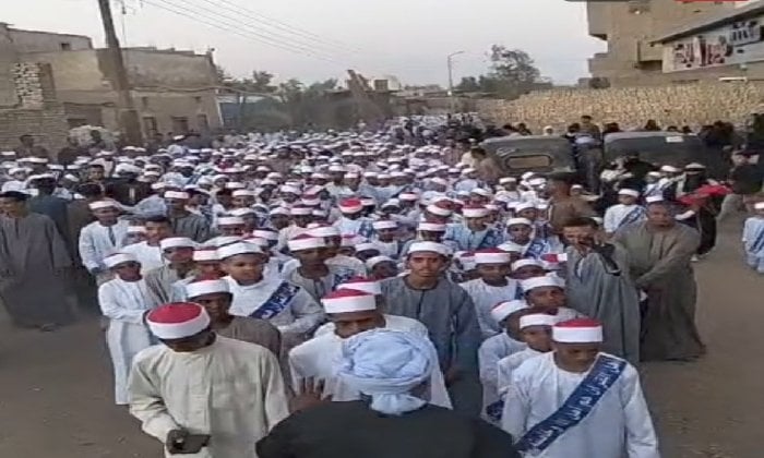 احتفاء بـ2000 حافظ للقرآن الكريم في قرية الصعايدة بأسوان