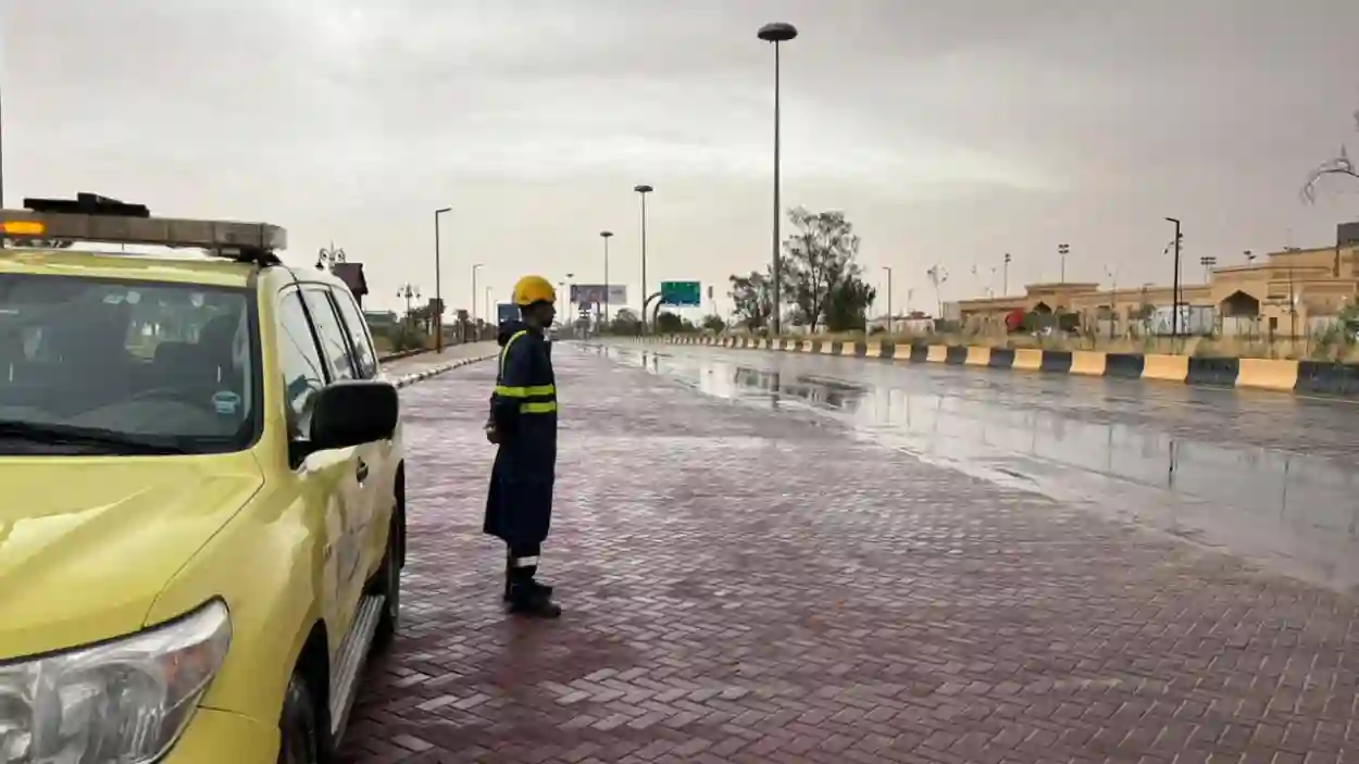 الدفاع المدني يحذر .. أمطار رعدية مستمرة على بعض المناطق بالمملكة حتى هذا اليوم 5 الدفاع المدني يحذر .. أمطار رعدية مستمرة على بعض المناطق بالمملكة حتى هذا اليوم