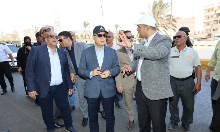 جولة تفقدية لمشروعات رصف شارع الجيش في دسوق
