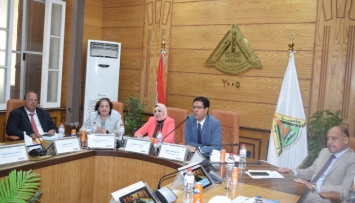 رئيس جامعة بنها يعلن جاهزية الجامعة لاستقبال العام الدراسي الجديد