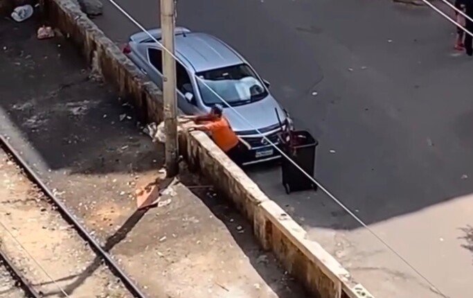 سكان جناكليس يطالبون بالتحرك العاجل بسبب أزمة القمامة