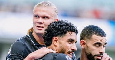 مانشستر سيتي وسوانزي يتقاسمان النقاط بالتعادل في الشوط الأول 1 مانشستر سيتي وسوانزي يتقاسمان النقاط بالتعادل في الشوط الأول