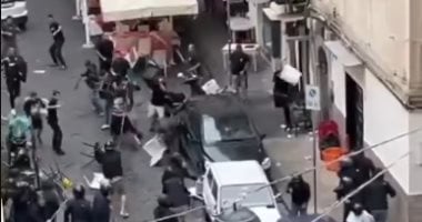 أحداث مثيرة في مباراة نابولي ضد سبورتنج لشبونة إصابات واعتقالات بين الجماهير 5 أحداث مثيرة في مباراة نابولي ضد سبورتنج لشبونة إصابات واعتقالات بين الجماهير