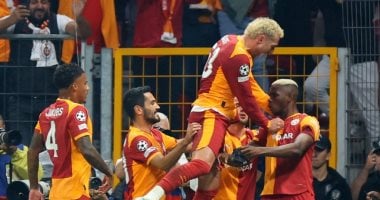 جالاتا سراي يحقق انتصارا على ليفربول بهدف أوسيمين بحضور محمد صلاح 5 جالاتا سراي يحقق انتصارا على ليفربول بهدف أوسيمين بحضور محمد صلاح