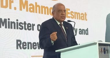 وزير الكهرباء يؤكد استمرار تثبيت أسعار الكهرباء طوال العام الحالي 5 وزير الكهرباء يؤكد استمرار تثبيت أسعار الكهرباء طوال العام الحالي
