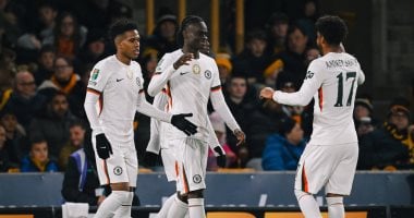 تشيلسي يسيطر على ولفرهامبتون بثلاثية في شوط مثير بالفيديو