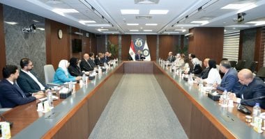 وزير البترول يؤكد أهمية الذكاء الاصطناعي والتكنولوجيا في تعزيز الإنتاج والكفاءة 1 وزير البترول يؤكد أهمية الذكاء الاصطناعي والتكنولوجيا في تعزيز الإنتاج والكفاءة